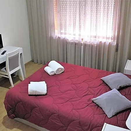 Hotel Jorge V *